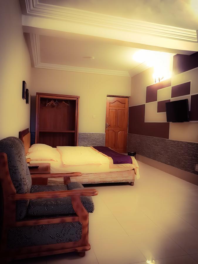 Sweet Garden Hotel Kumasi Buitenkant foto