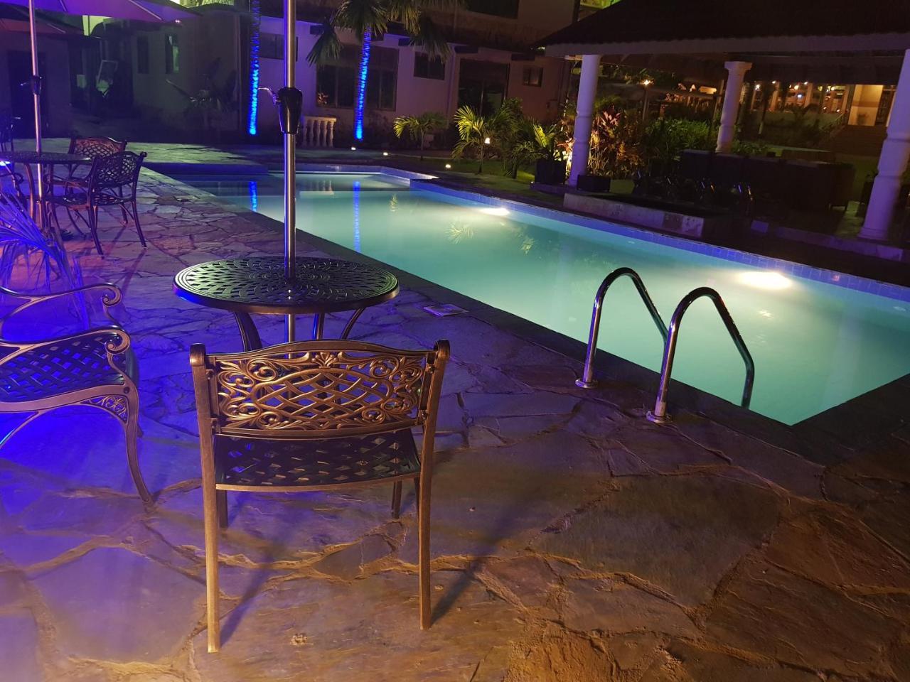Sweet Garden Hotel Kumasi Buitenkant foto