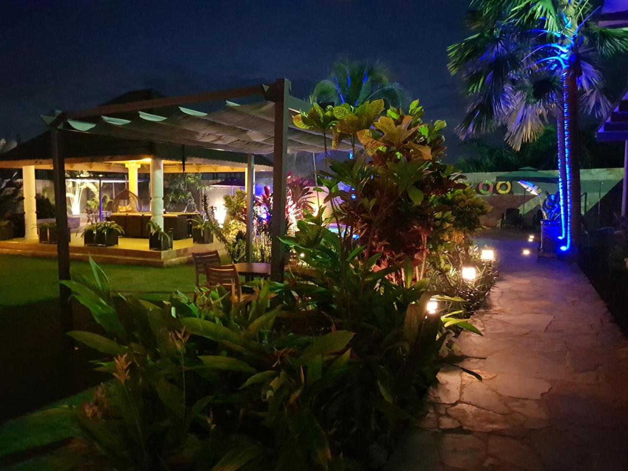 Sweet Garden Hotel Kumasi Buitenkant foto