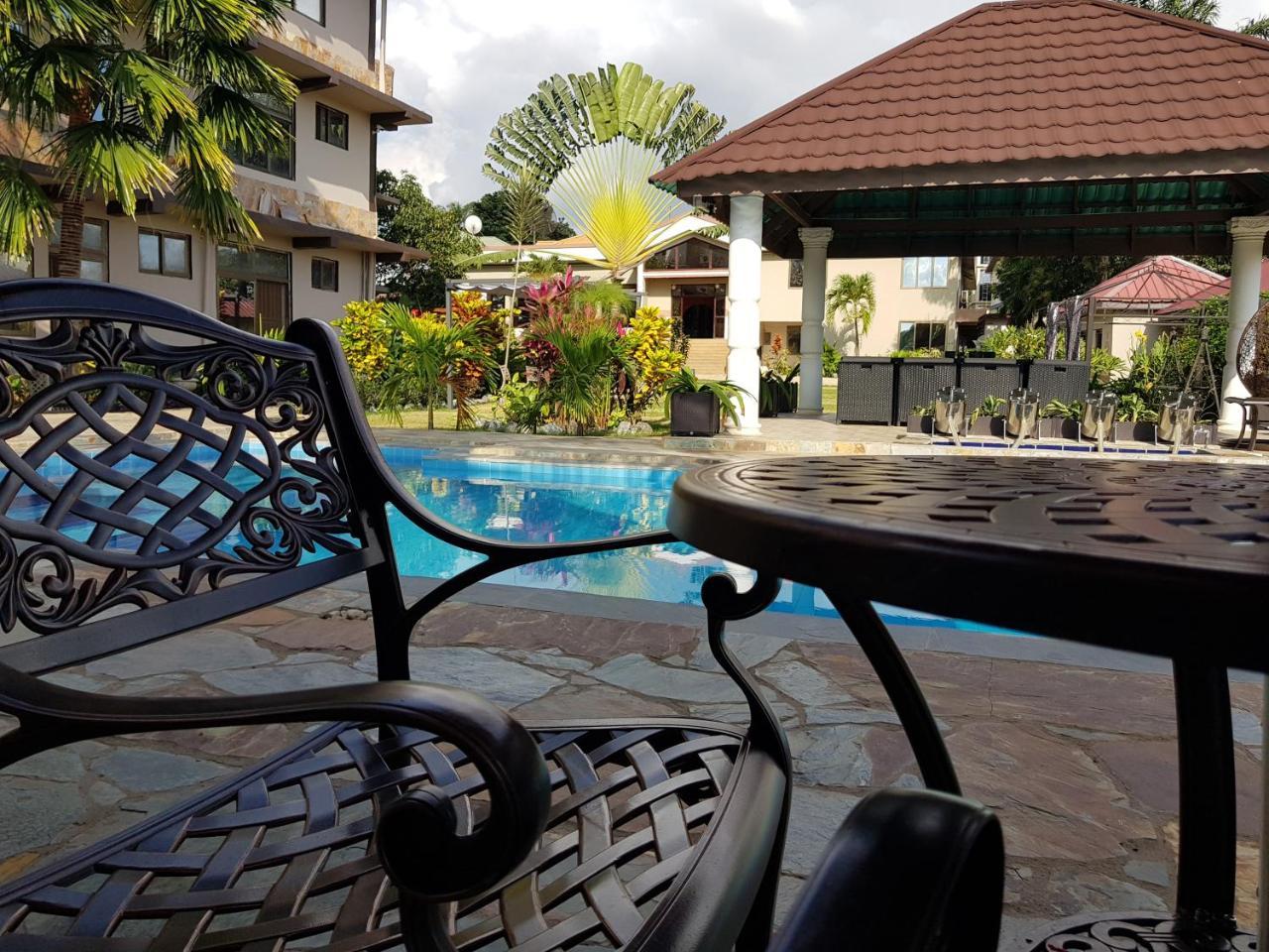 Sweet Garden Hotel Kumasi Buitenkant foto