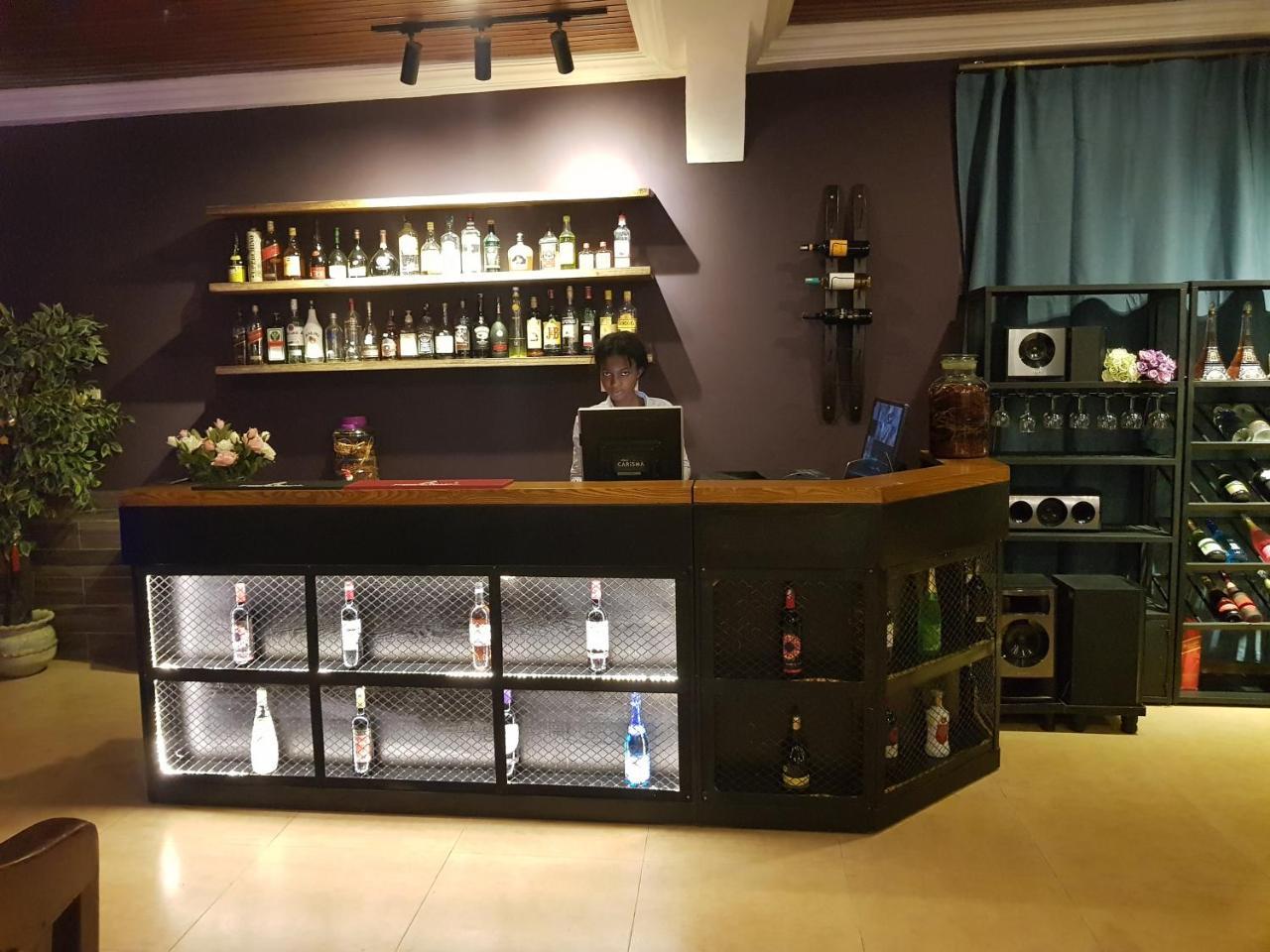 Sweet Garden Hotel Kumasi Buitenkant foto