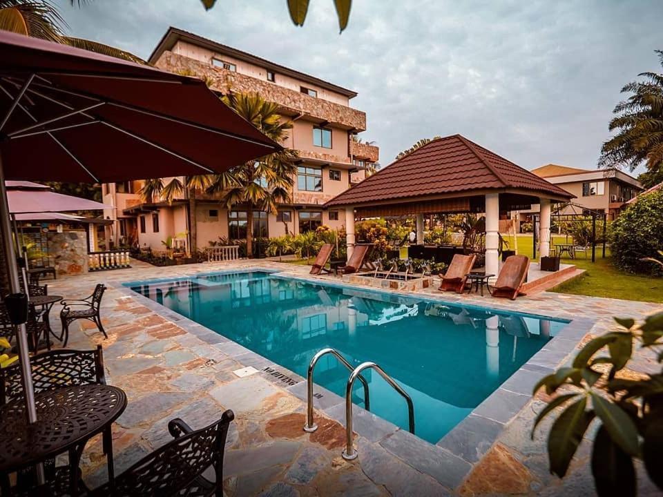 Sweet Garden Hotel Kumasi Buitenkant foto