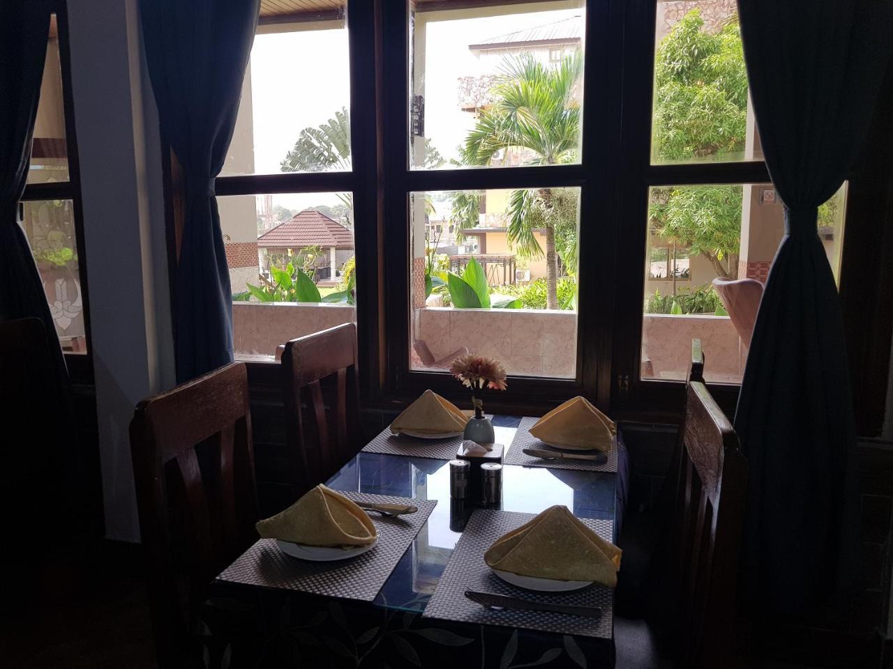 Sweet Garden Hotel Kumasi Buitenkant foto
