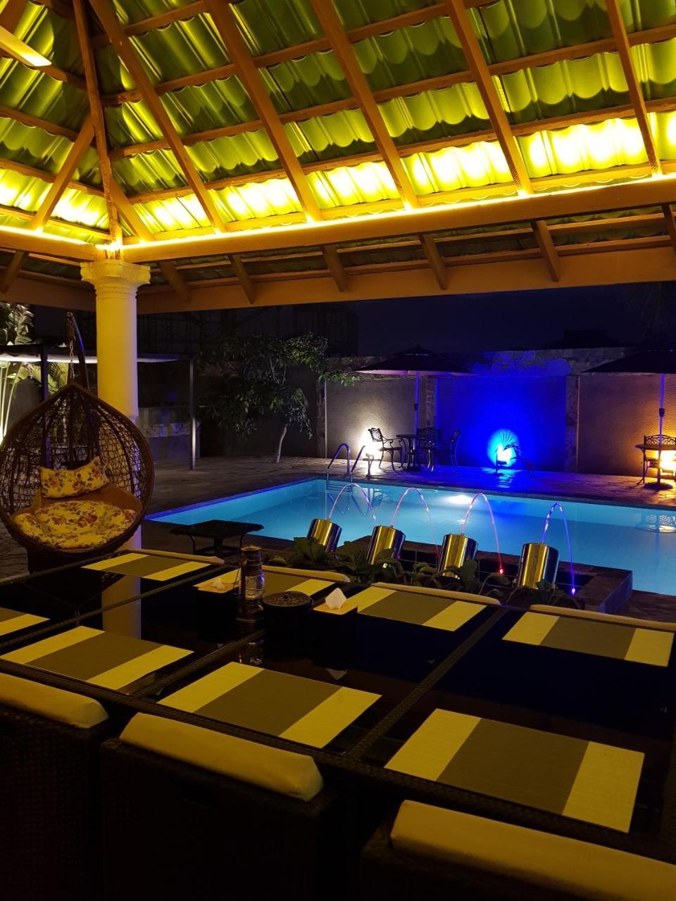 Sweet Garden Hotel Kumasi Buitenkant foto